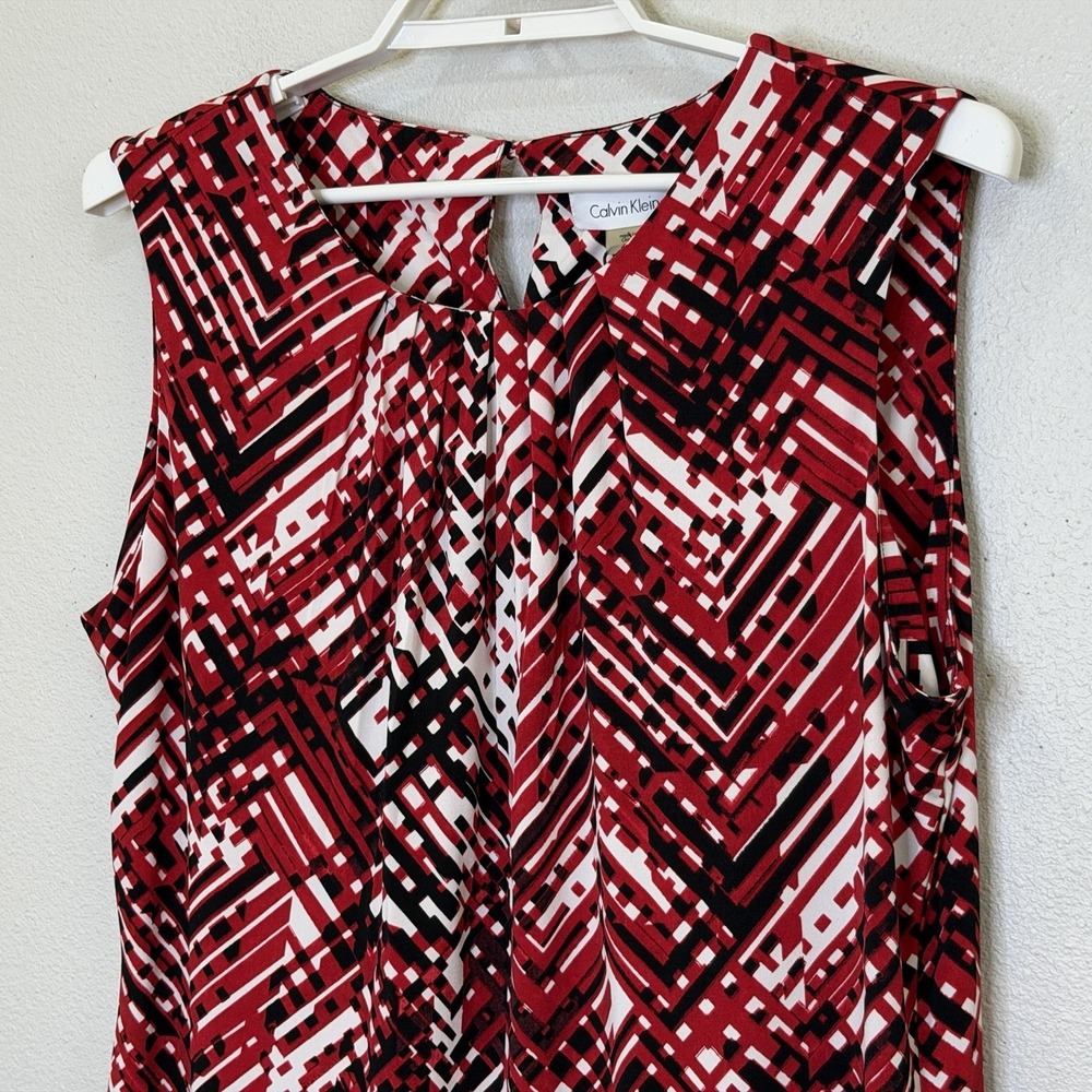 Calvin Klein Blouse Womens Size XL Red Print Sleeveless Pleat Round Neck NEW - Picture 2 of 8
